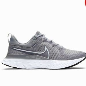 Women’s Nike React Infinity Run Flyknit 2, size 7